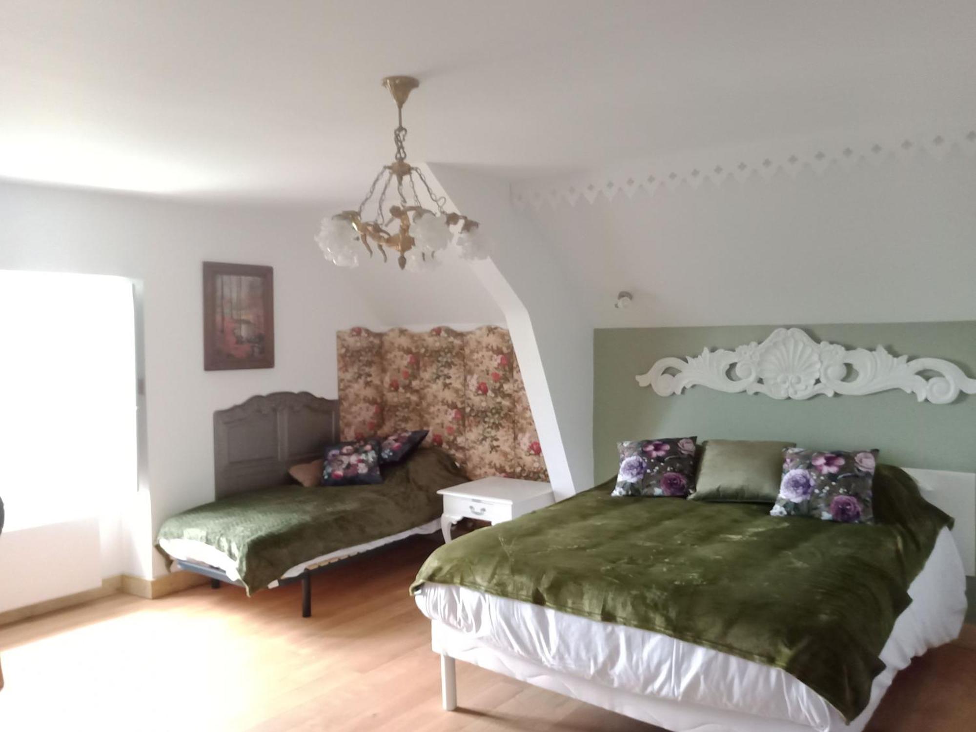 Villa Saint Pierre La Trimouille ภายนอก รูปภาพ