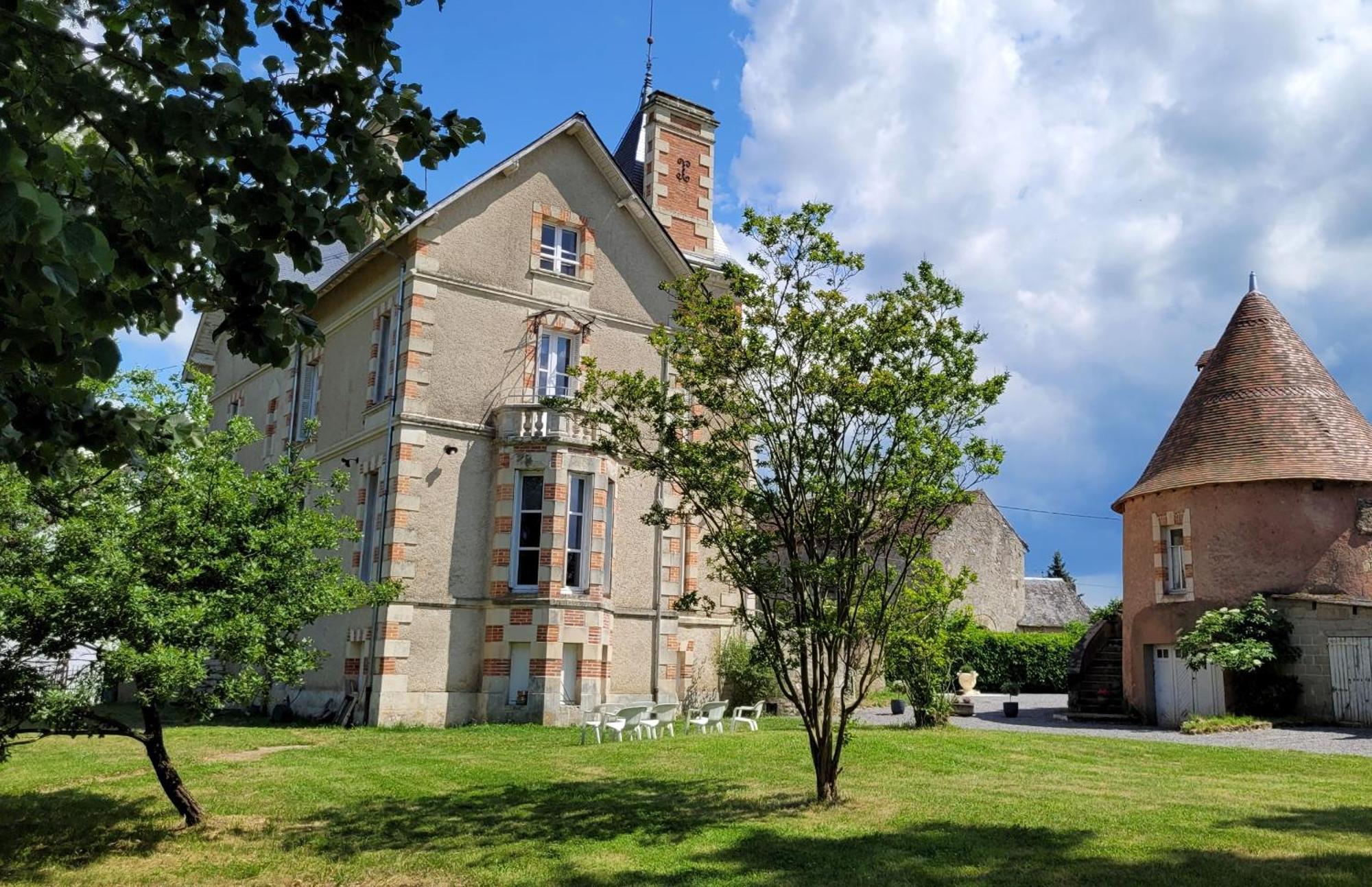 Villa Saint Pierre La Trimouille ภายนอก รูปภาพ