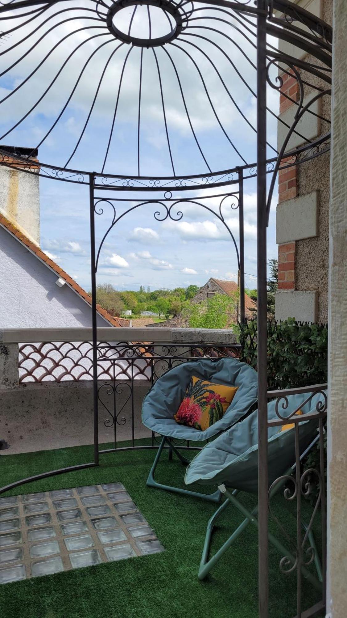 Villa Saint Pierre La Trimouille ภายนอก รูปภาพ